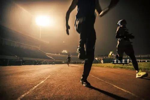 表现的肯定 表现的肯定